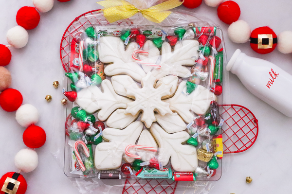 Snowflake Decorated Cookie Platter